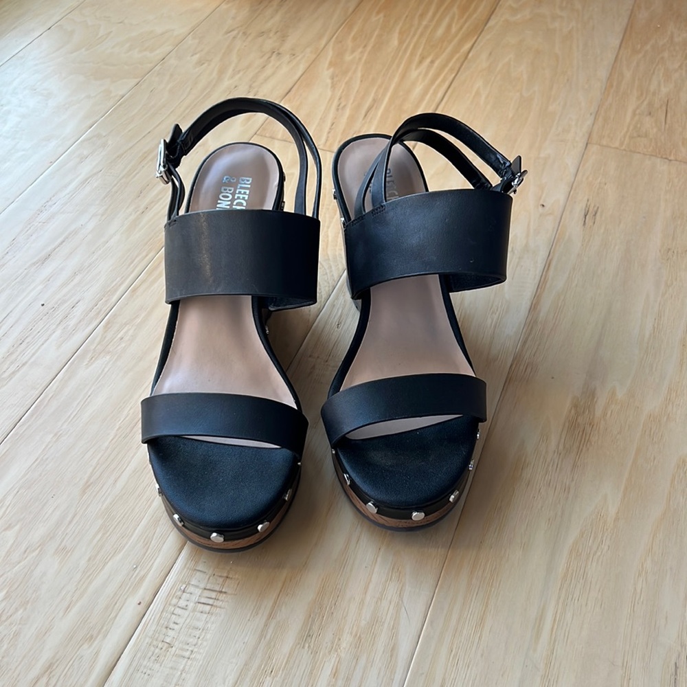 Black summer sandal wedge size 7 Blecker & Bond 4 inch heel